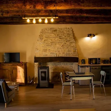 Holiday home Chez Guetou De Charme En Lozere La Tieule